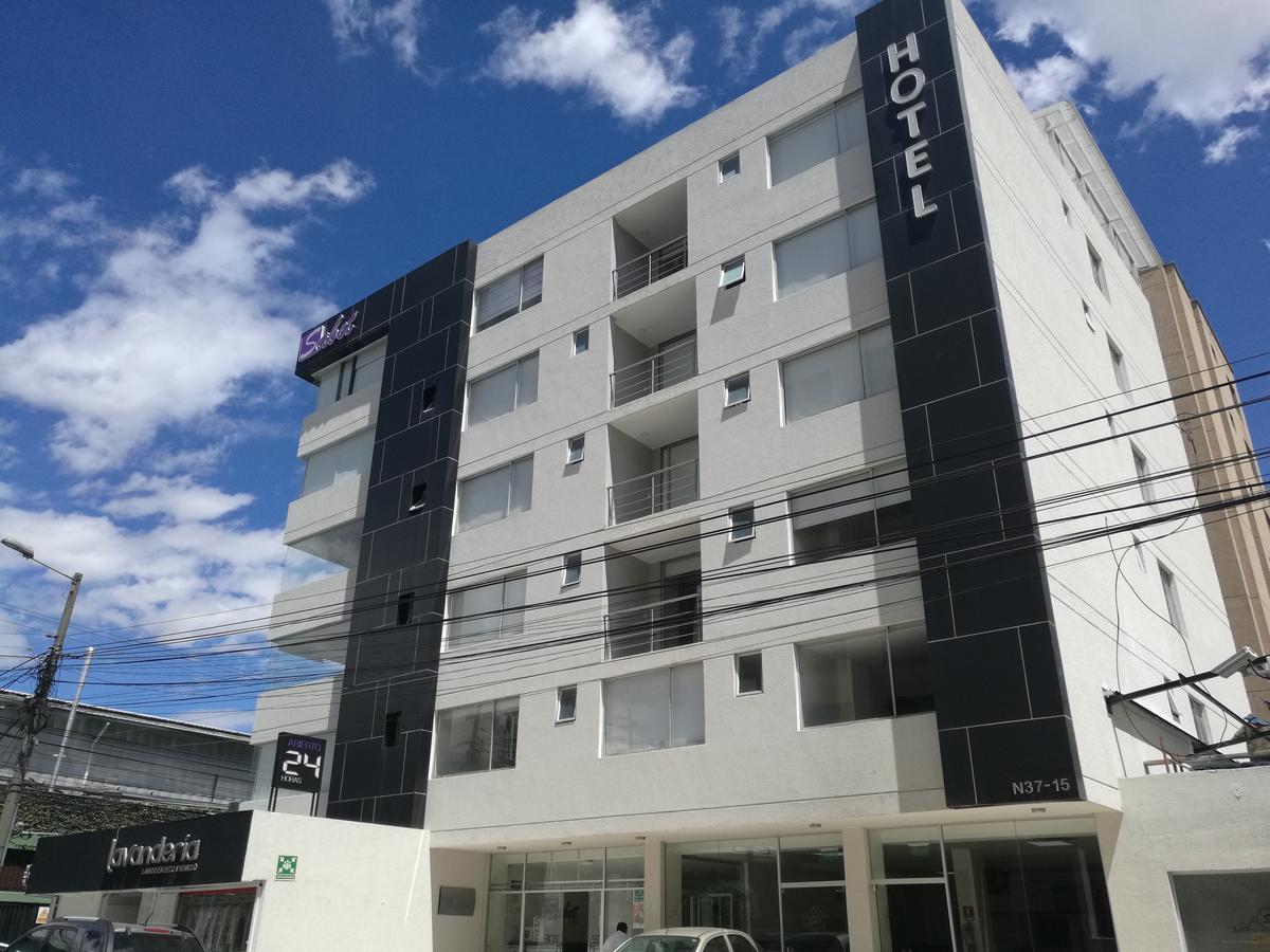 Hotel Sabet Quito Esterno foto