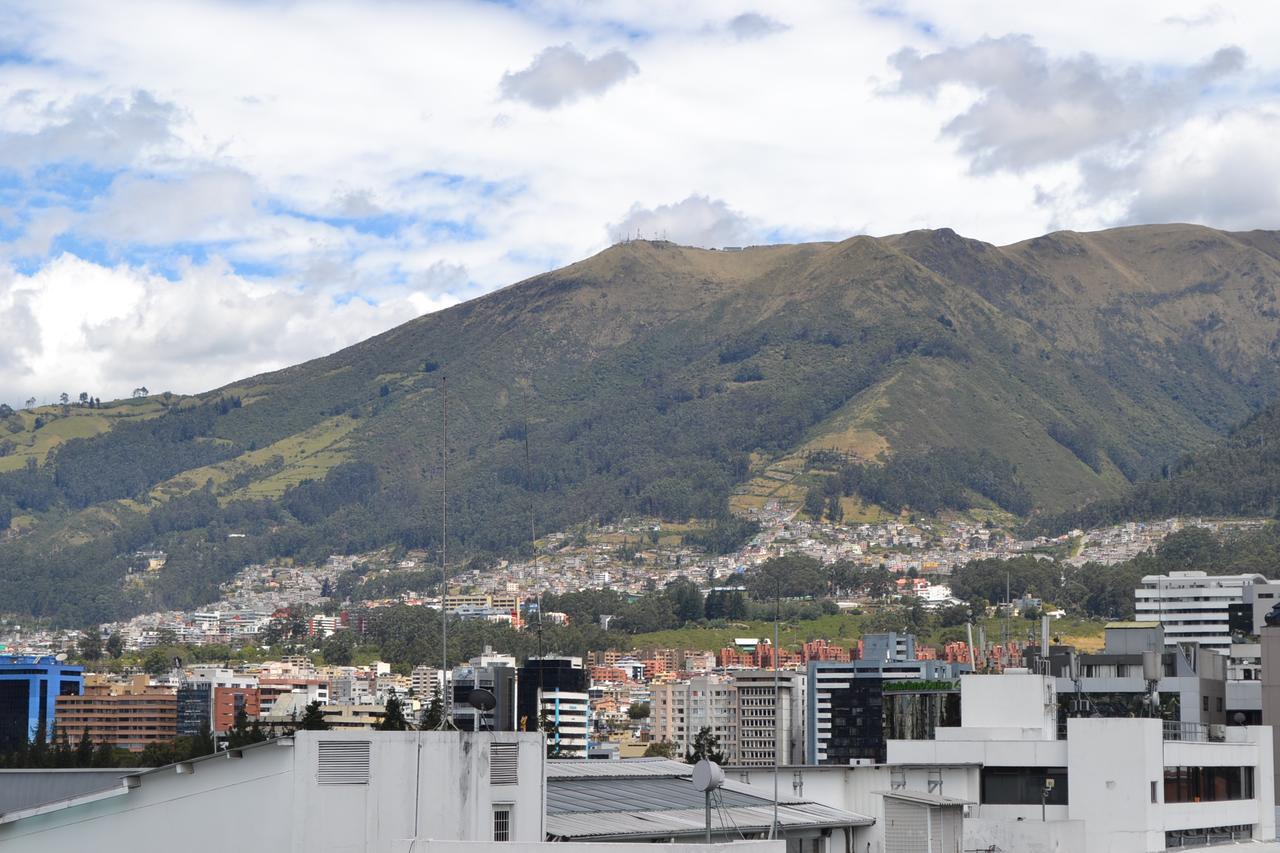 Hotel Sabet Quito Esterno foto