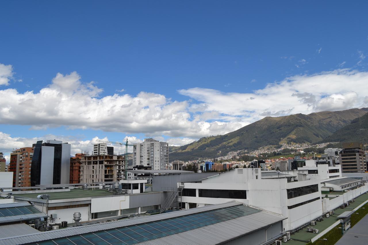 Hotel Sabet Quito Esterno foto