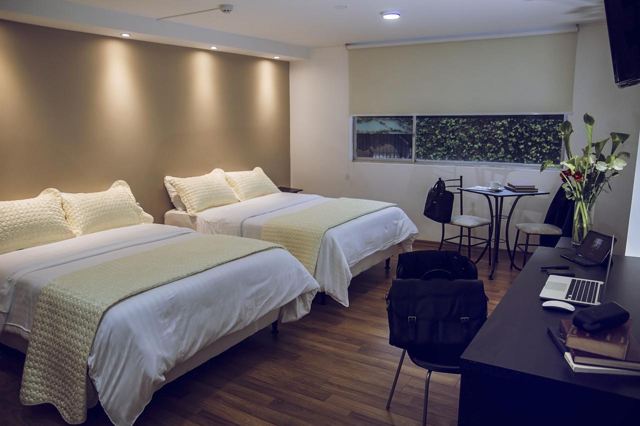 Hotel Sabet Quito Esterno foto